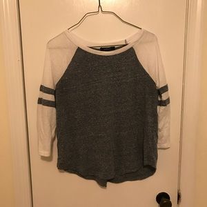 Baseball tee